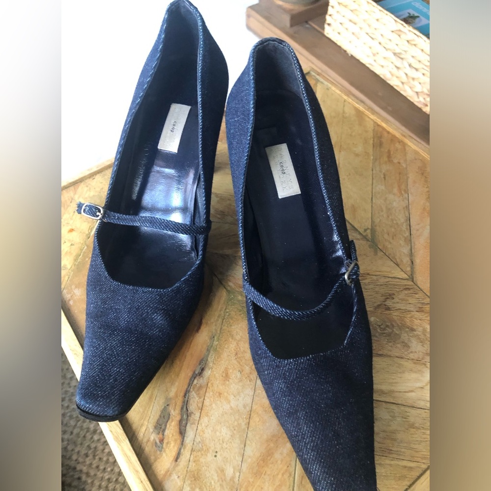 Barney’s Co-Op New York denim Maryjanes. Size 39